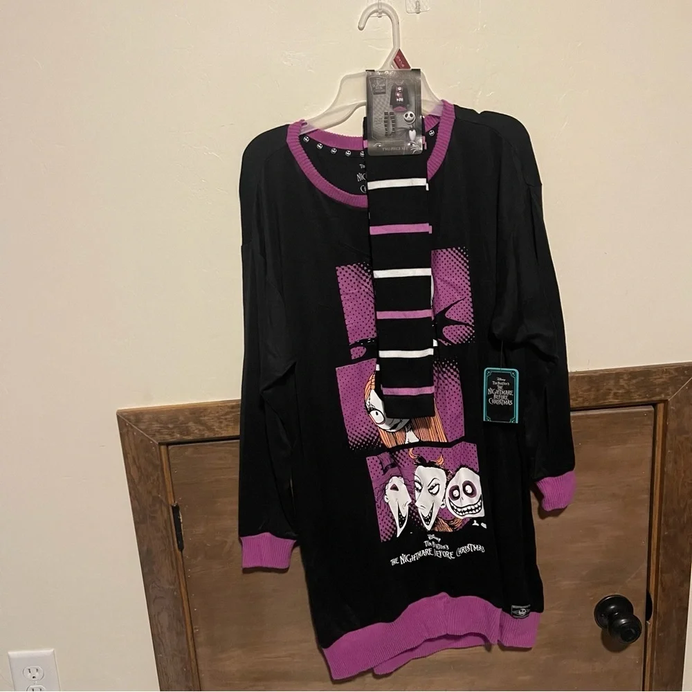Disney Nightmare Before Christmas Sleep Set &Socks - Picture 2 of 4